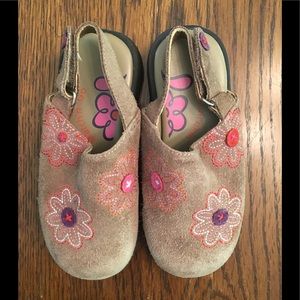 Cute Leather Shoes with Flowers